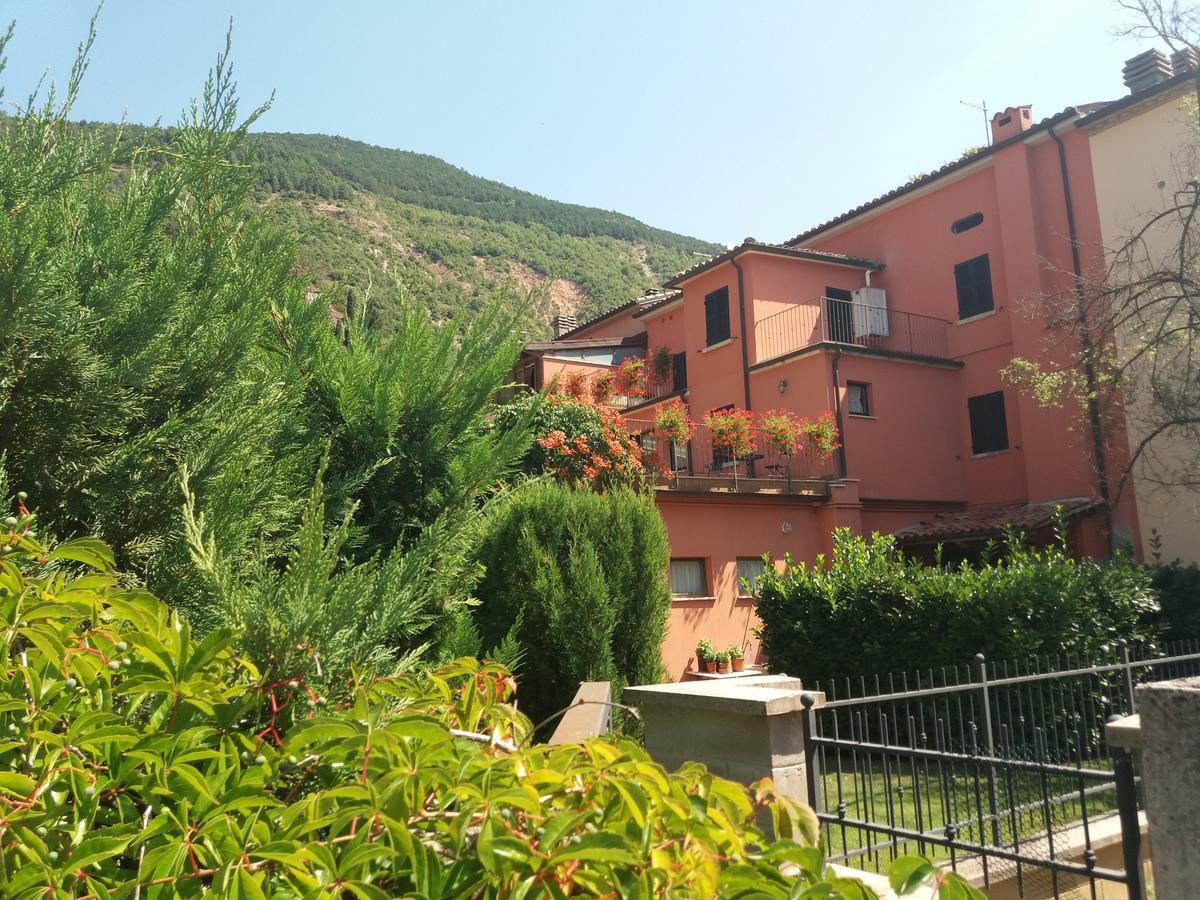 Albergo Montenerone Piobbico Exterior foto